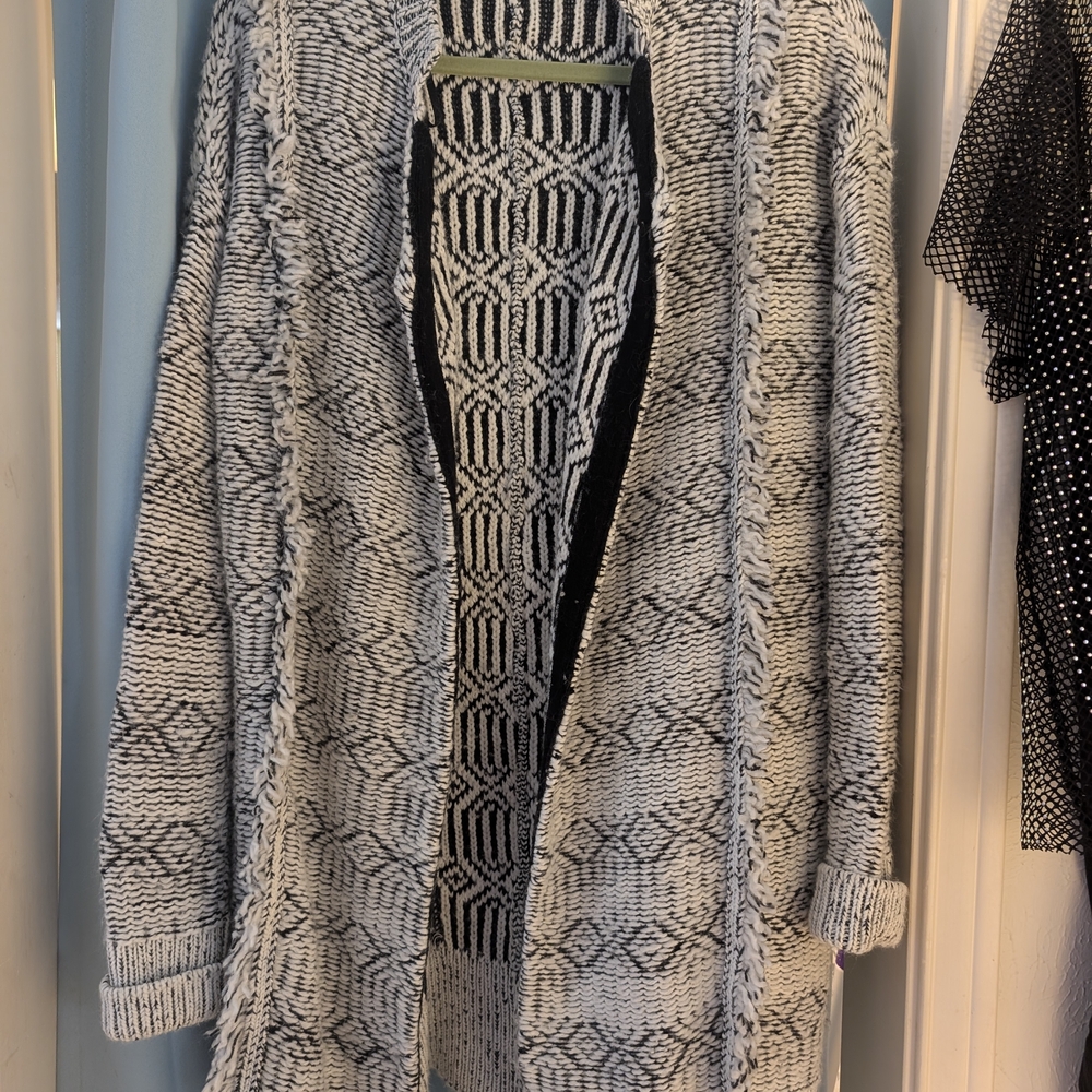 Women's Black and White Sweater